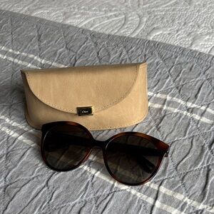 Chloe Sunglasses - large / tortoise